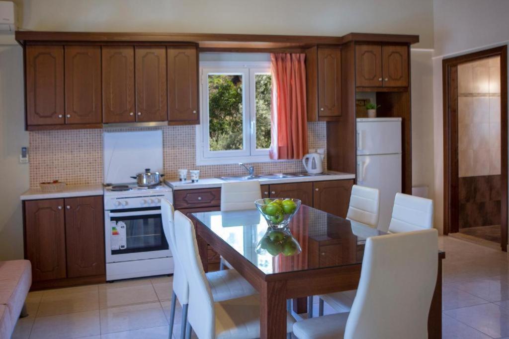 Liotrivi Apartments Василики Екстериор снимка